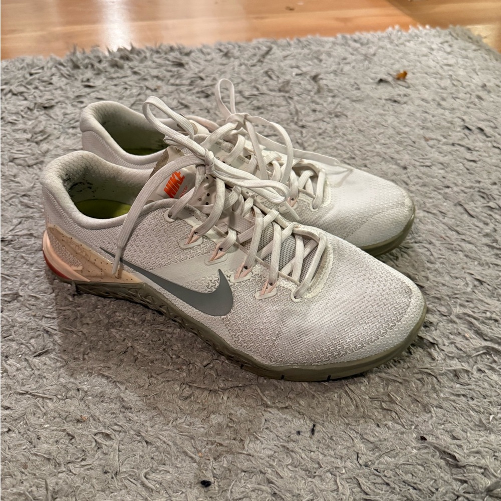 Nike metcons